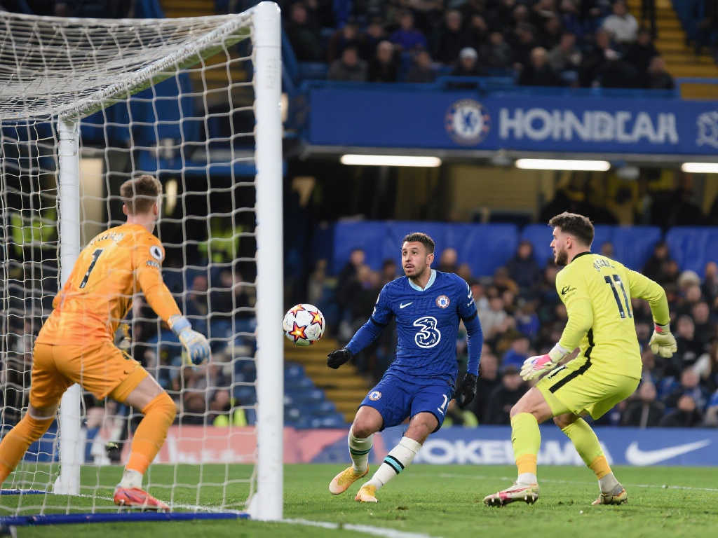 英媒讽刺切尔西锋线疲软:难度爆表,不妨考虑租借本泽马? 英媒讽刺切尔西锋线疲软:难度爆表,不妨考虑租借本泽马?